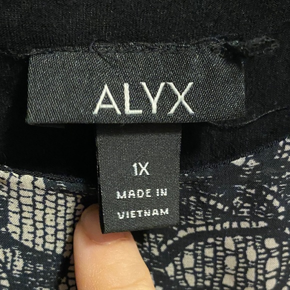 Alyx Women's Black and Gray Patterned Blouse - Picture 4 of 5